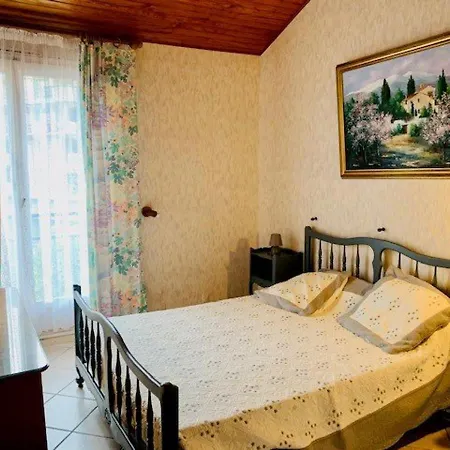 Apartment F2 Climatise Avec Terrasse, Parking, A 600m Des Thermes - Amelie-les-bains - Fr-1-703-27 *