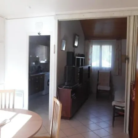 Apartment F2 Climatise Avec Terrasse, Parking, A 600m Des Thermes - Amelie-les-bains - Fr-1-703-27 *