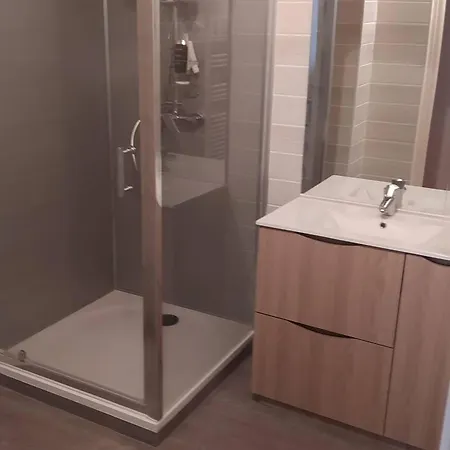F2 Climatise Avec Terrasse, Parking, A 600m Des Thermes - Amelie-les-bains - Fr-1-703-27 *